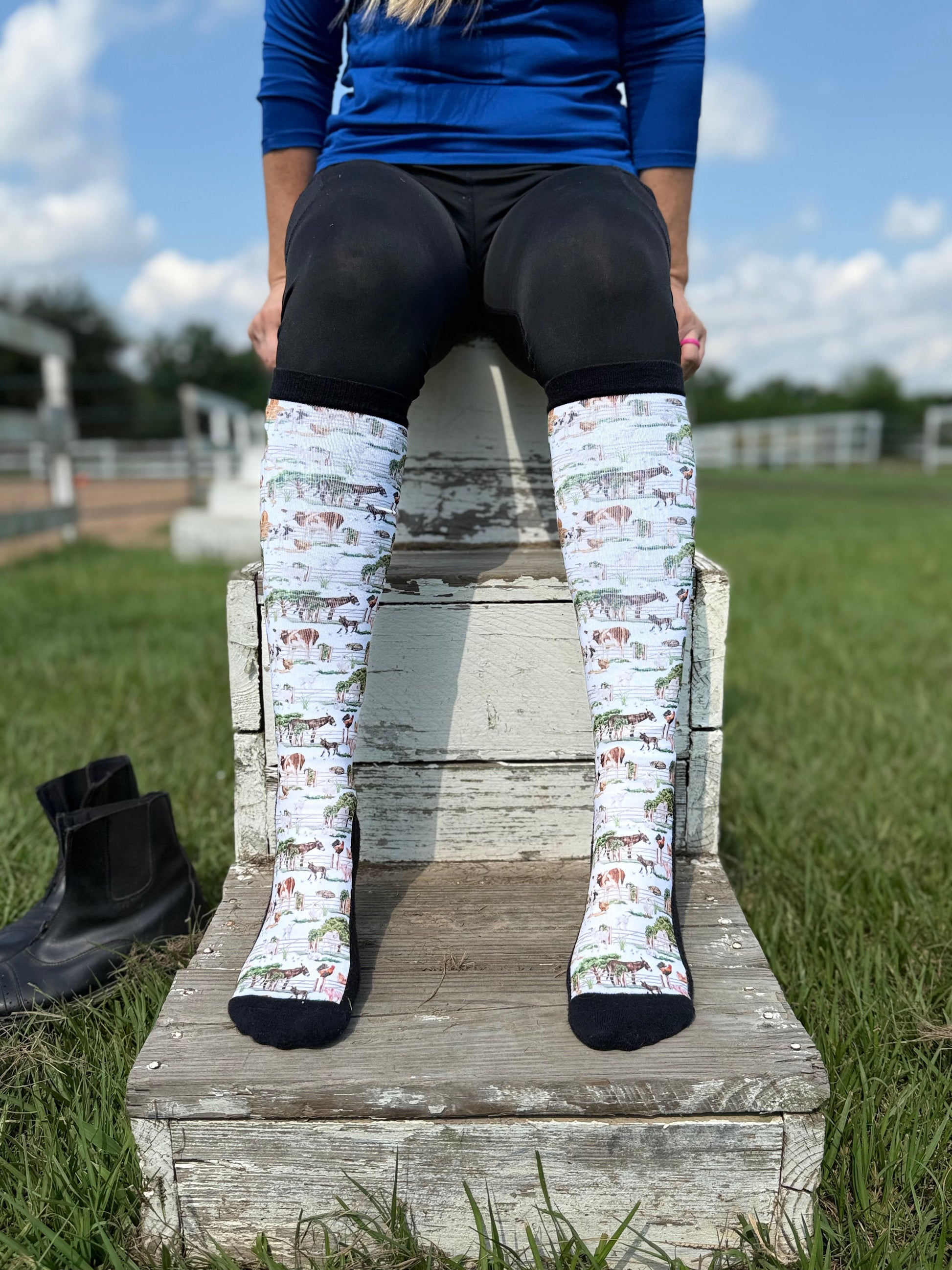 Moo & Crew Red Barn Socks